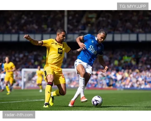 阿卜杜拉耶·杜库雷闪耀英超，开启埃弗顿中场新纪元