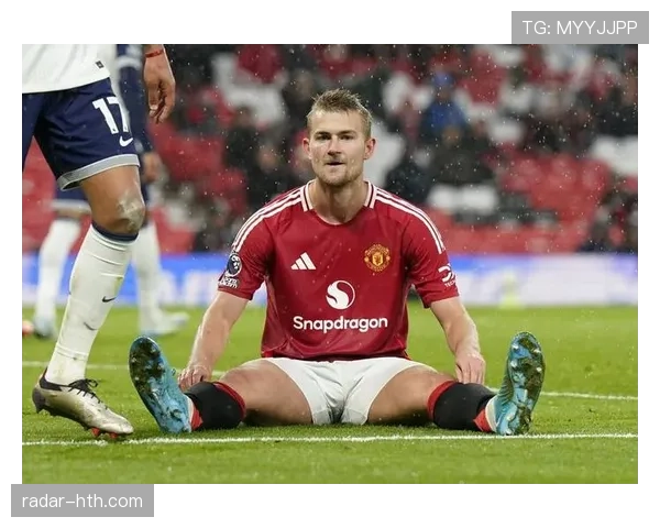 德里赫特技术全面性分析，重塑现代足球防守艺术的趋势观察