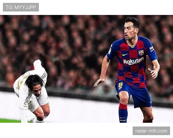 罗德里与布斯克茨:后腰统治力及时代适配性对比分析 罗德里与布斯克茨:后腰统治力及时代适配性对比分析