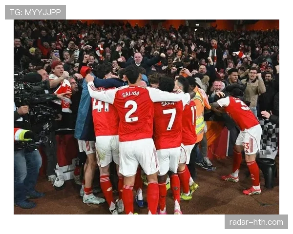 曼联赢球背后体系隐患显现,重建压力逐步反映在比赛稳定性上 曼联赢球背后体系隐患显现,重建压力逐步反映在比赛稳定性上