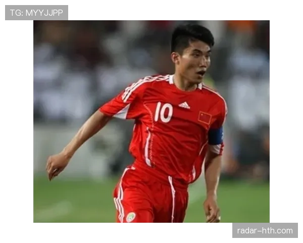 武磊随手晒了张家常照，评论区直接变成数刀叉和算账群，我还在为房租发愁