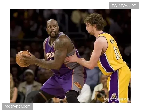 奥尼尔凭借内线背身单打拉开优势，季后赛篮下统治力显著提升